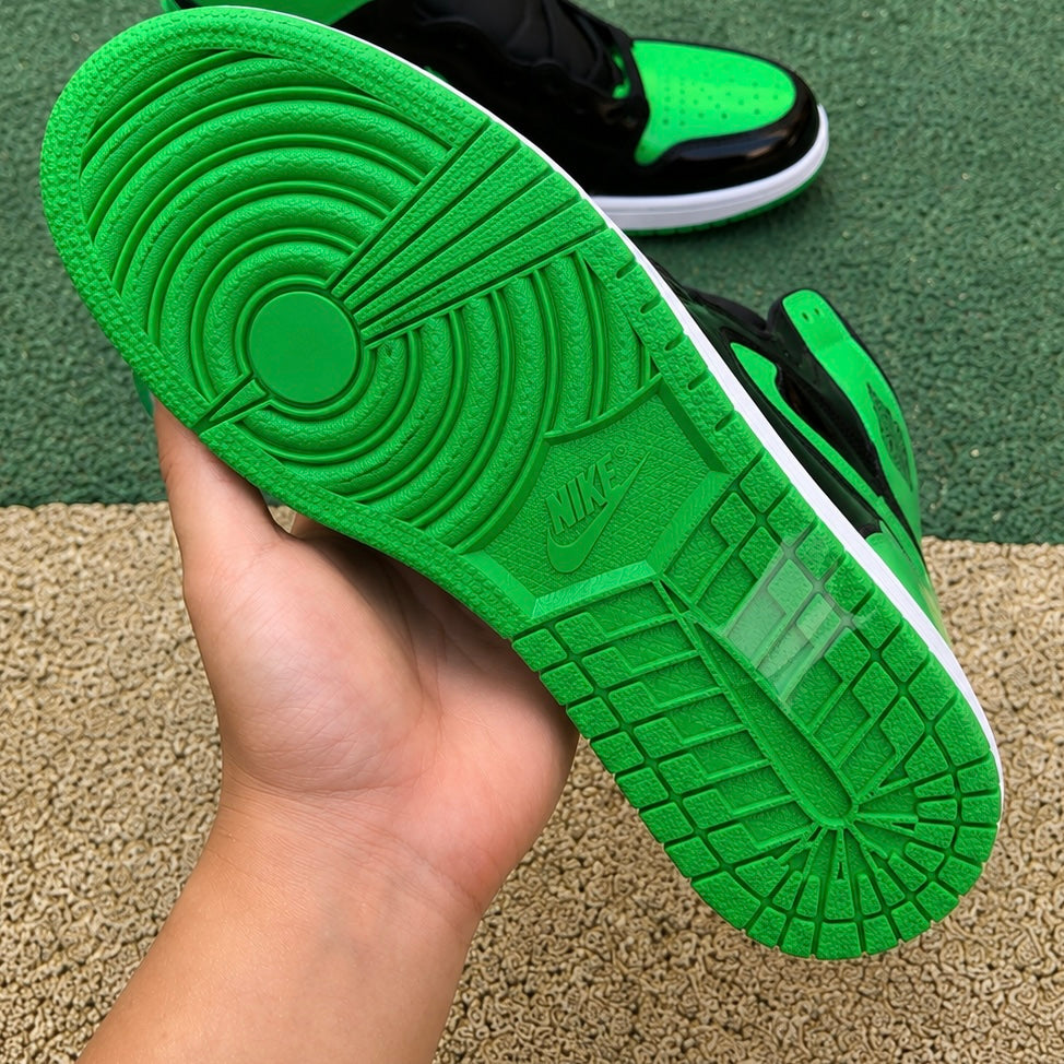 Jordan 1 high og « patent green »