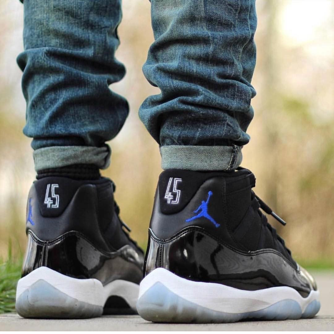Air Jordan 11 SPACE JAM
