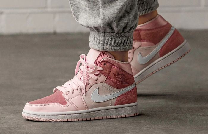 Air Jordan 1 mid « digital pink »