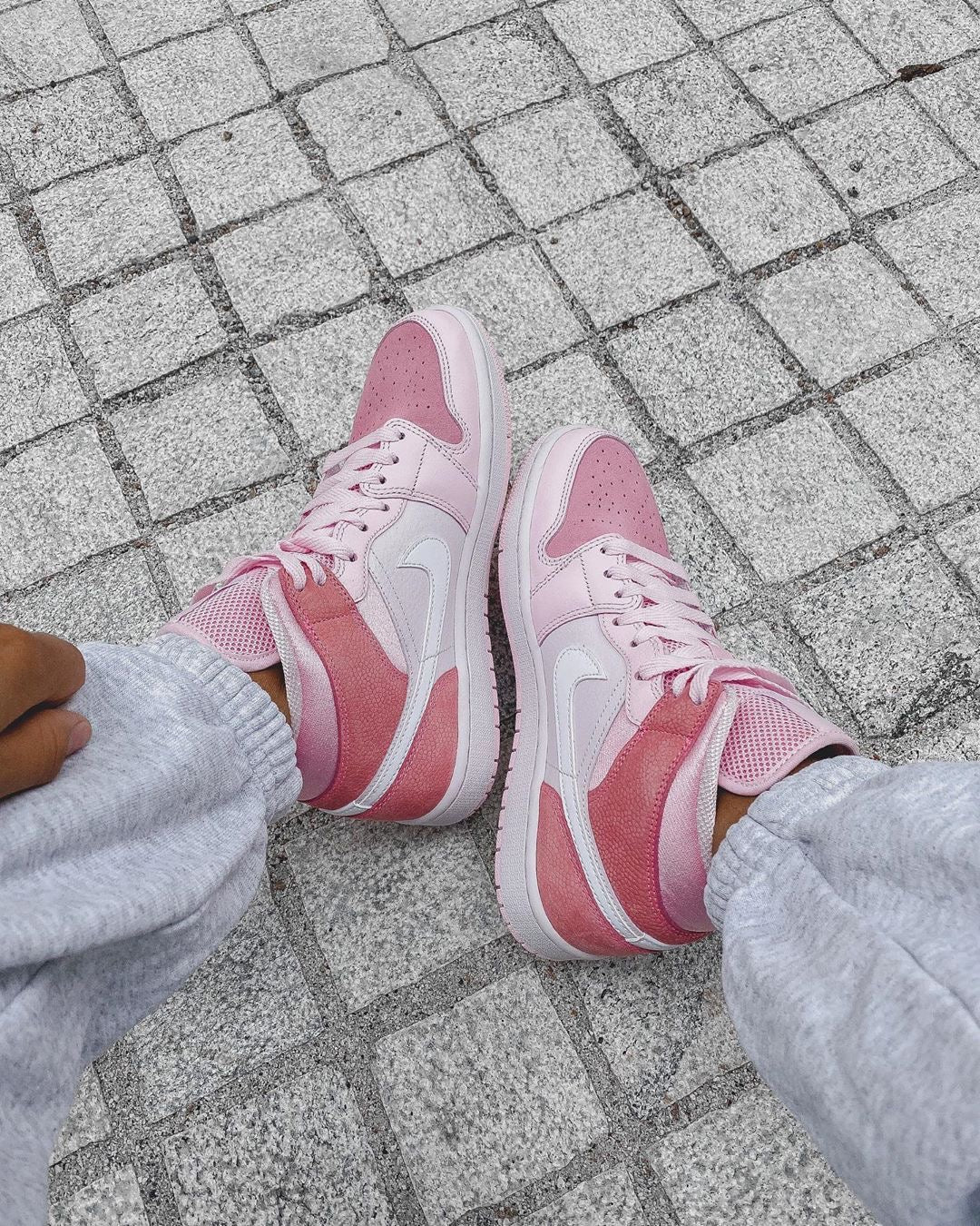 Air Jordan 1 mid « digital pink »