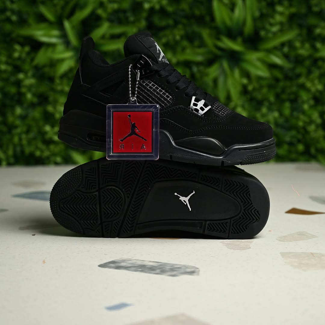 Jordan 4 « Black Cat »