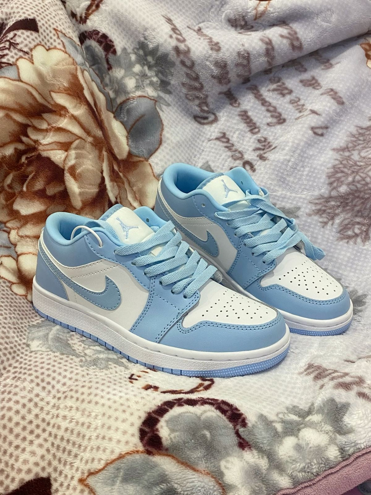 Air Jordan 1 Low « Ice Blue »