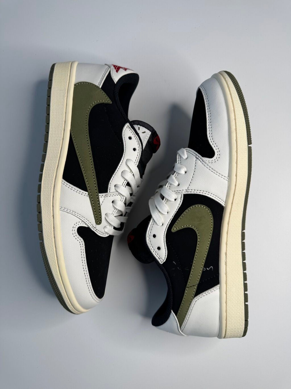 Air Jordan 1 low Travis Scott « olive »