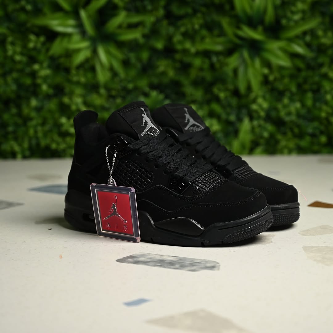 Jordan 4 « Black Cat »