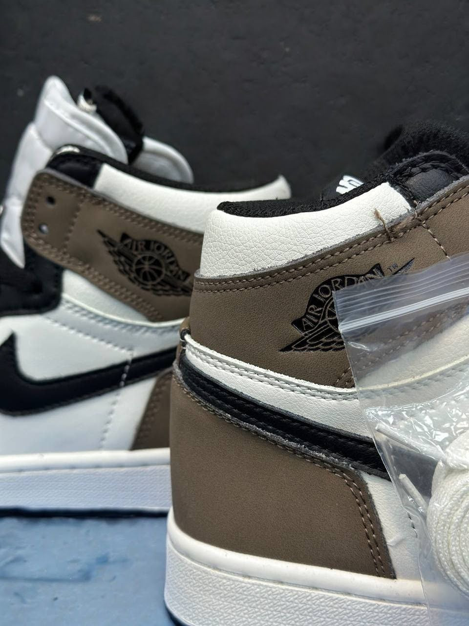 Air Jordan 1 High Mocha