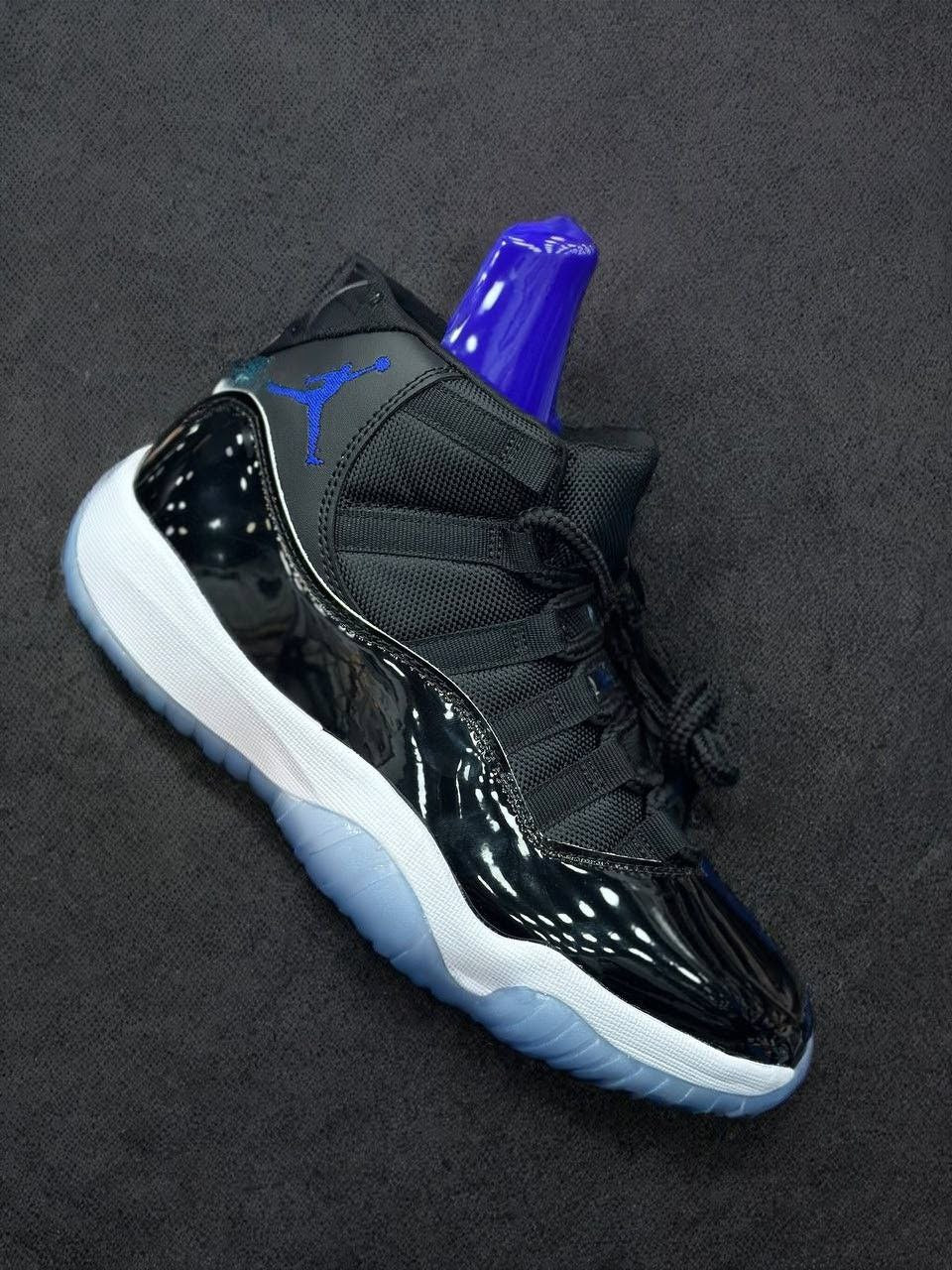 Air Jordan 11 SPACE JAM