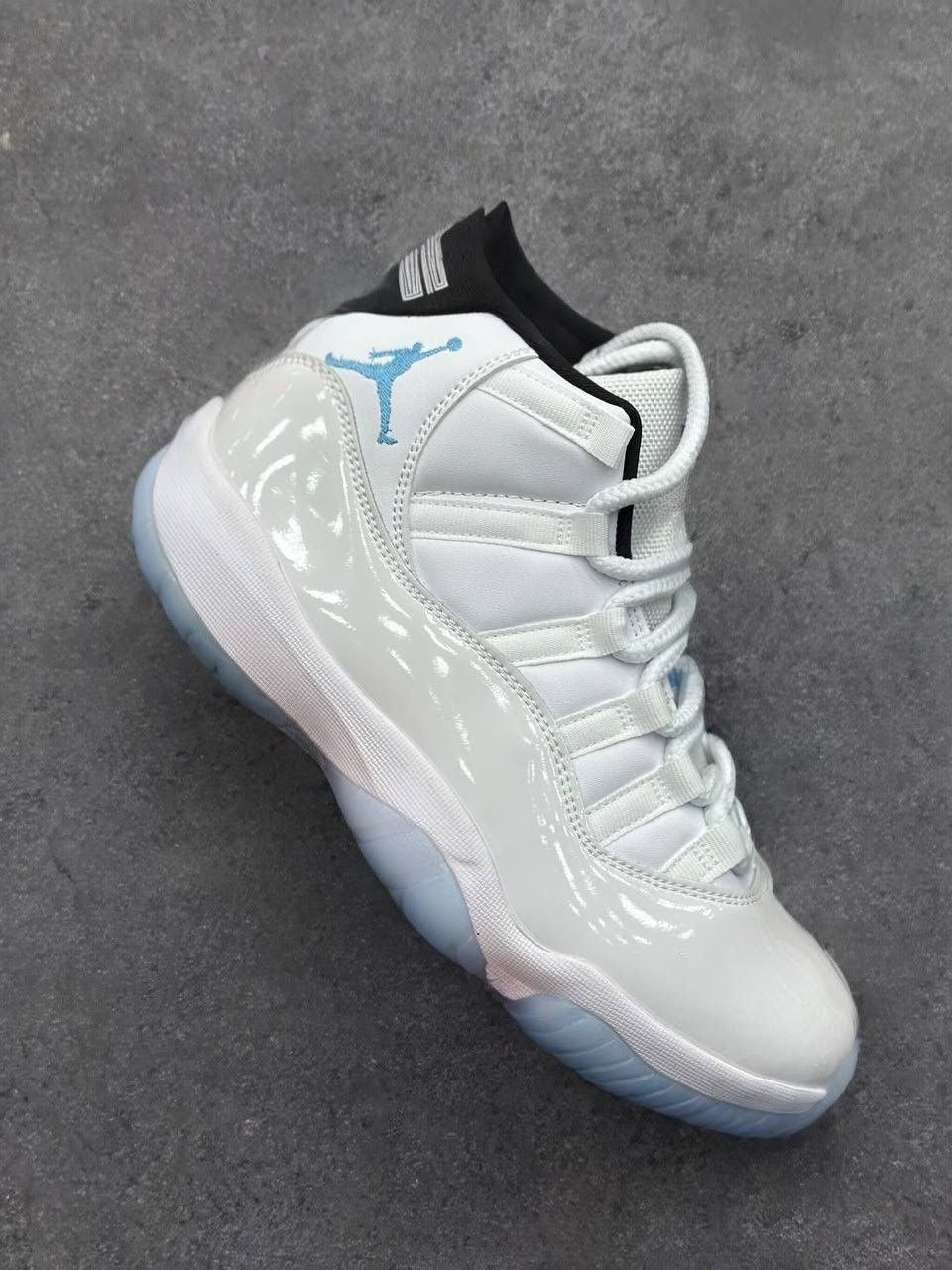 Air Jordan 11 LEGEND BLUE