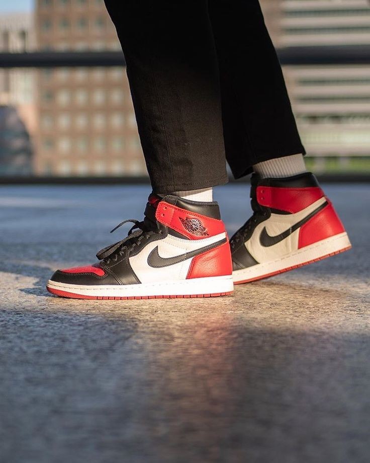 Jordan 1 High bred toe